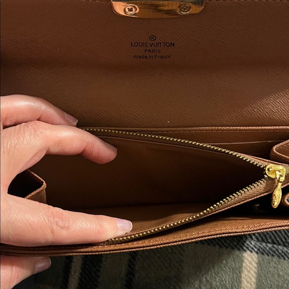 Large wallet - Picture 9 of 17